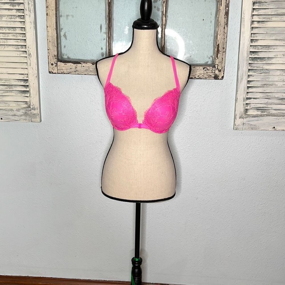 Victoria's Secret Women's Bra Very Sexy Push Up Pigeonnant Pink Size 34DD
